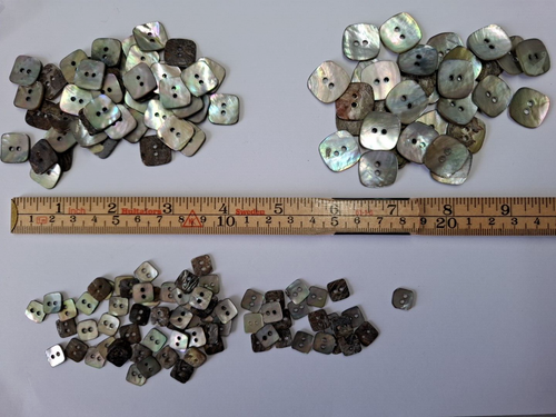 Bottoni madreperla quadrati x 10 - 4 taglie leggeri, 3 taglie scuri, camicie cucito - Foto 6 di 9