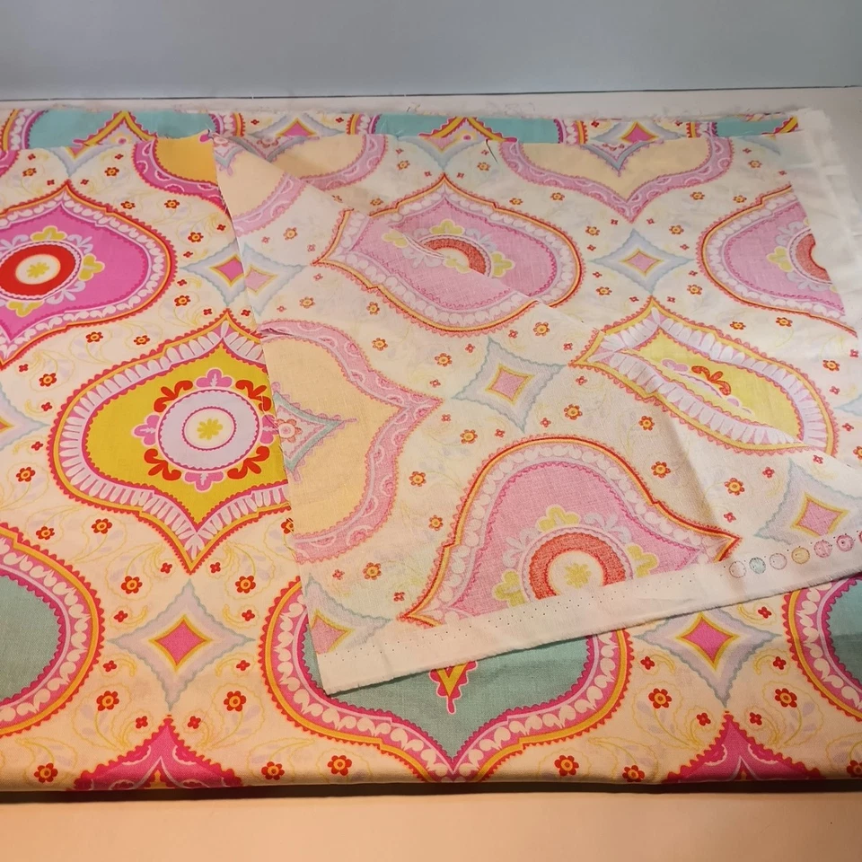 1.75 Yards Chandra Kumari Holiday Pink Fabric 44" wide Dena Free Spirit Cotton - Изображение 4 из 4