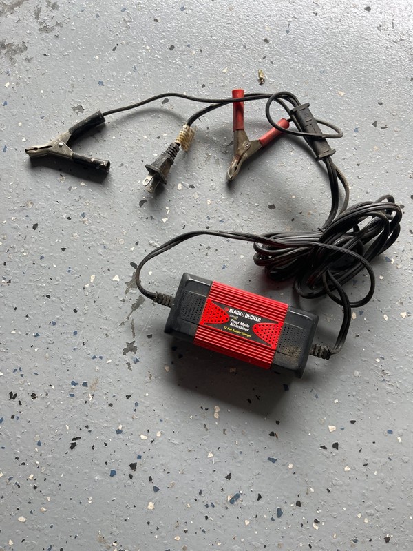 Black & Decker BM2B Smart 12V Battery Charger
