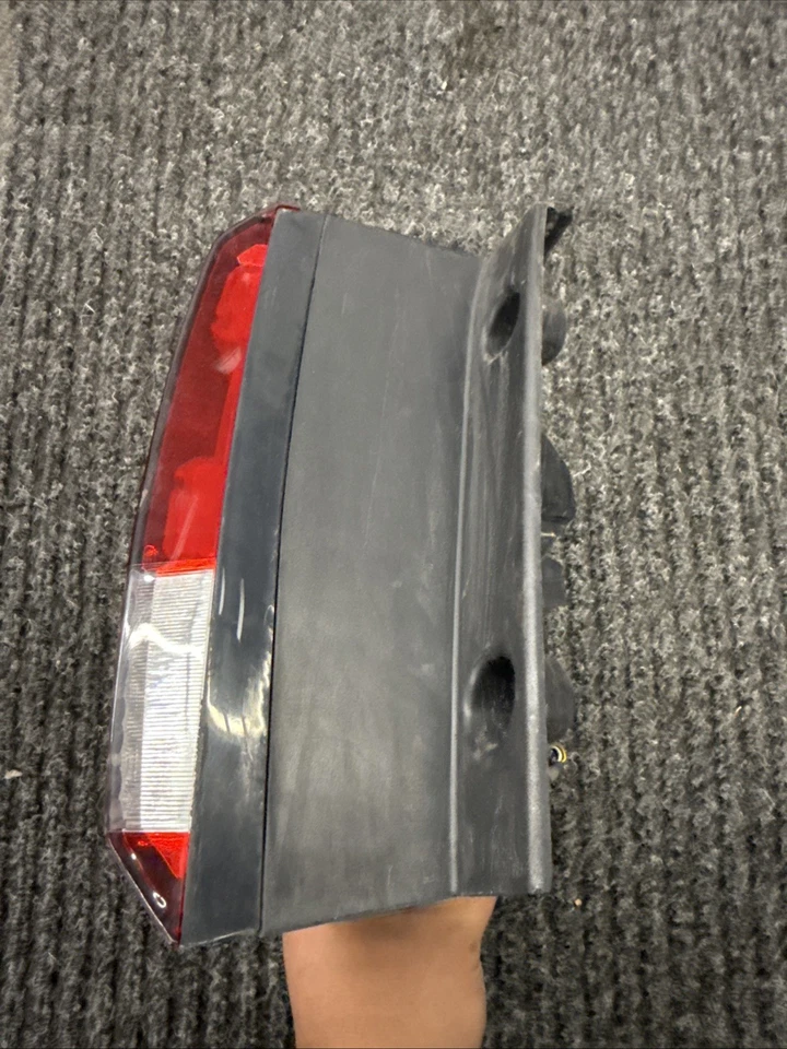 Luz trasera izquierda para conductor Kia Sorento 2014-15 - cuarto de montaje - incandescente Foto 4 de 4