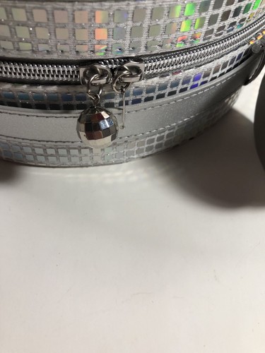 Disco Dreams. Beauty Box Round Hologram Zipper Mirror Handle New - Picture 4 of 13