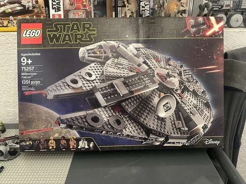 LEGO Star Wars Millennium Falcon 75257 Complete Set 1351 Pieces Box Plastic 9+