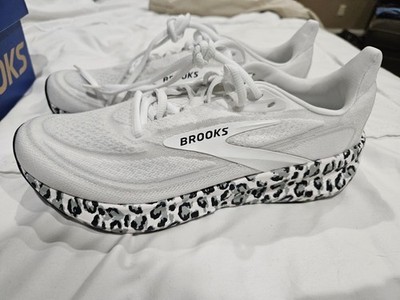 Brooks Revel 9 Women's Running Shoes Mesh White Grey Black Animal Print Size 9