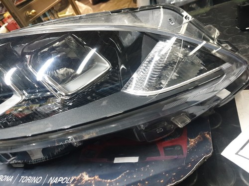 LV4B13E014CD PROIETTORE FARO DESTRO FORD KUGA 2020 FERMI ROTTI E LIEVE DANNO - Foto 11 di 13