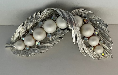 Vintage LINSER Signed 9 Graduated Pearls & 14 Aurora Crystals Silver Leaf Brooch - Picture 2 of 4