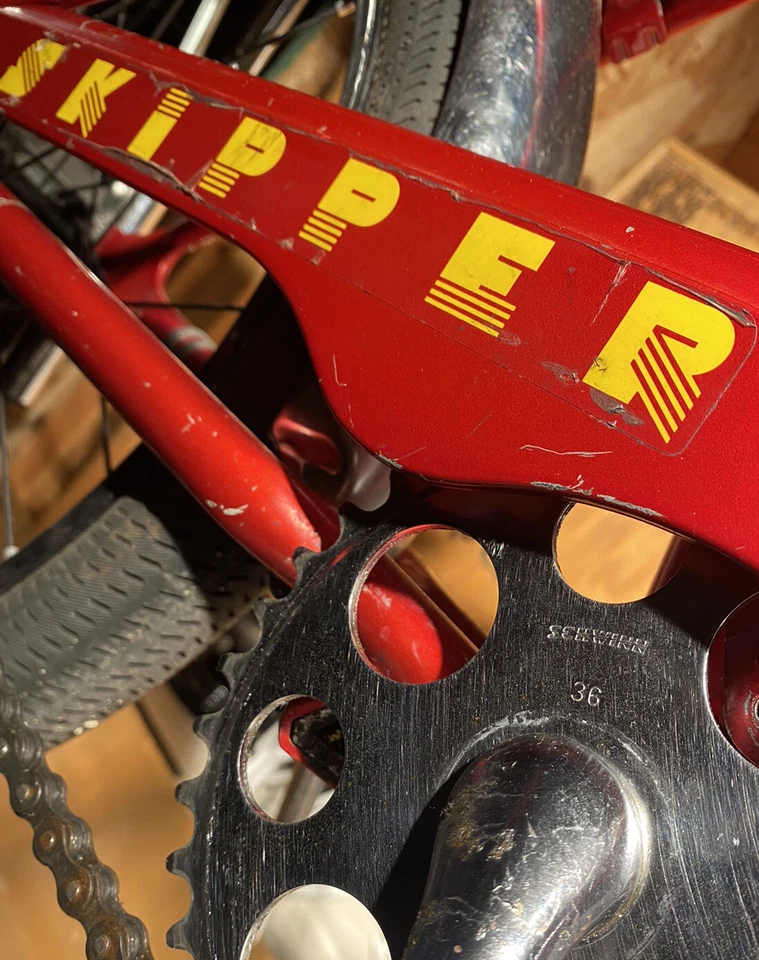 De colección Schwinn Skipper Personalizado 20” Horquilla de Resorte Asiento Banana, 18” Freno de Montaña, Rojo Foto 3 de 4