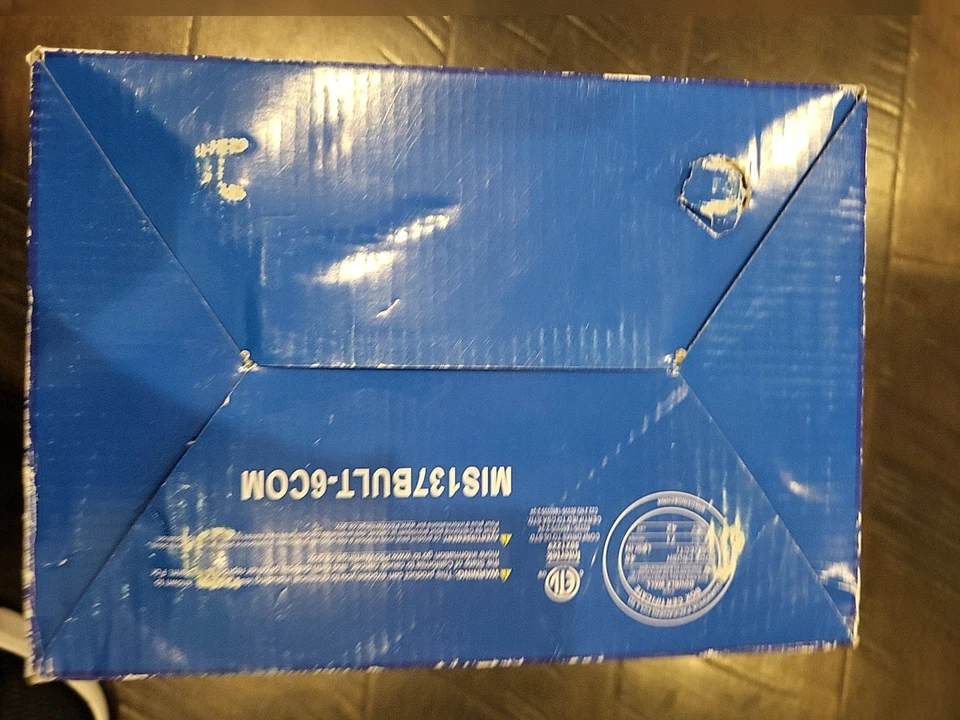 Bud Light Mini Portable Compact Personal Fridge Cooler New In Box 12 Volt New - Image 4 of 4