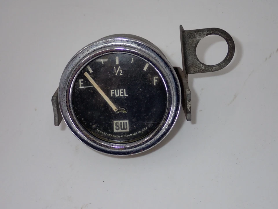 Medidor de nivel de combustible Stewart Warner de colección logotipo de bloque grande lente curva gas Hot Rod Foto 2 de 4