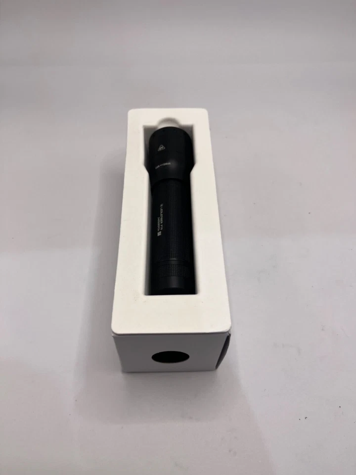 Ledlenser P7r Torch Led, 1000 Lumens, Rechargeable Lithium 18650 Battery - New - Image 3 of 4