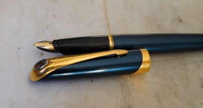 Stylo Plume PARKER Ellipse - Laque Bleu-vert, Plume Or 18 Carats Moyenne, Occasion Rare