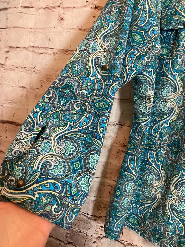 Top Laura Scott para mujer 1X turquesa cachemira con botones manga enrollable Plus Foto 2 de 4