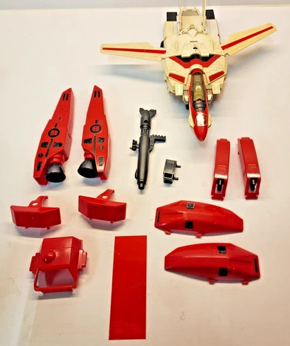 G1 Transformer Jetfire Vintage 1987. Complete no box.