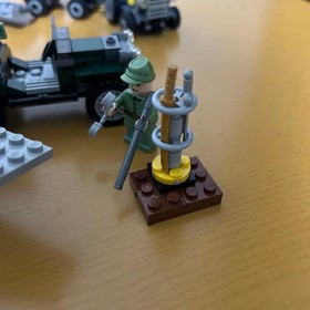 LEGO Indiana Jones Peril in Peru 7628 & Indiana Jones Motorcycle Chase 7620 Set