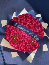 Ramo 100 Rosas Eternas Color Rojas incluye corona, Frase Personalizado