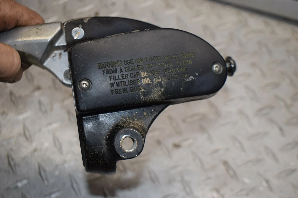 333 CILINDRO MAESTRO DELANTERO ROTO LEV 08 YAMAHA RAIDER XV1900 XV 1900 ENVÍO GRATUITO A EE. UU. Foto 4 de 4