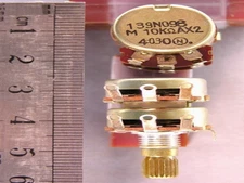 10 Vintage 139N098 10K .5W Audio Taper Dual Ganged Pots Knurled Split Shaft