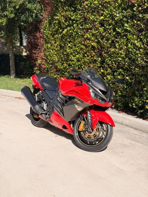 Kawasaki Less than 5,000 miles Motorcycles for Sale by Dealers for