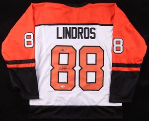 Eric Lindros Signed Philadelphia Flyers Jersey (JSA) NHL 1992–2007/ HOF 2016
