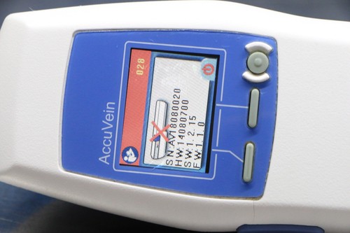 AccuVein AV400 Vein Viewer - Picture 2 of 10
