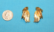 1 3/4 in Vintage Gold Tone Textured Feather or Leaf Clip On Earrings