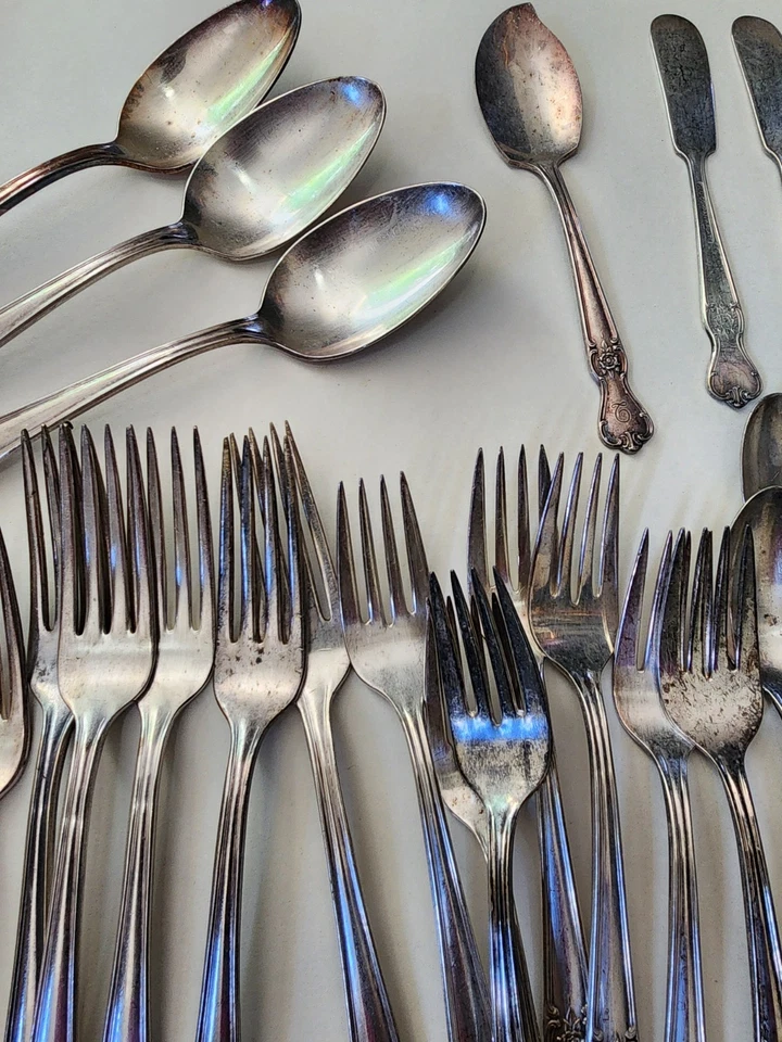 (46 piezas) Plato Old Company Cubiertos Firma Colonial "Q" *DESLUSHED Foto 3 de 4