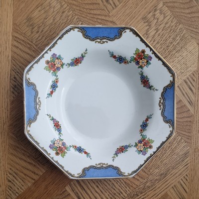 Hughes Longport England achteckiger Mittagessen Teller blau, Blumen und Goldrand23 