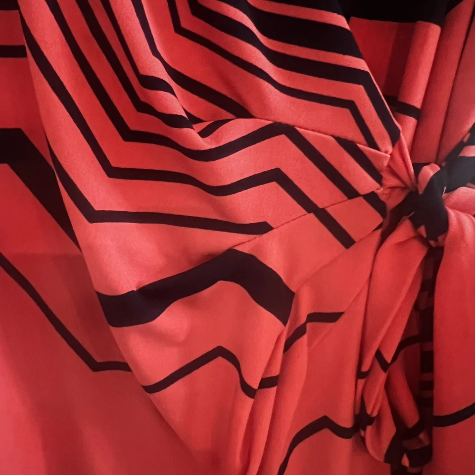 Motherhood Waist Tie Surplise Maternity Dress Coral/navy Size Small - Image 4 of 4