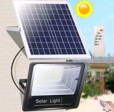 Faro LED Solare 30W (Equivalente 500W) IP67 4000mAh Telecomando Faretto Pannello