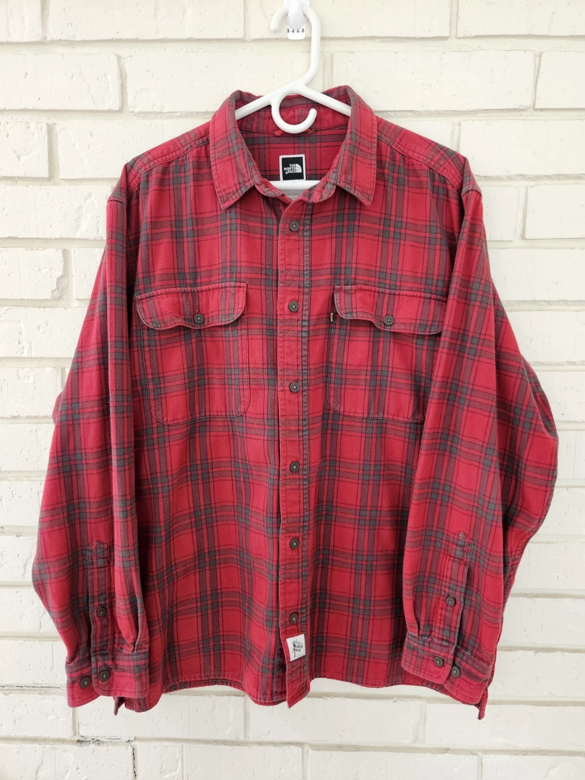 The North Face RED Flannel Twin Breast Pocket Shirt Mens LARGE Outdoor EUC!