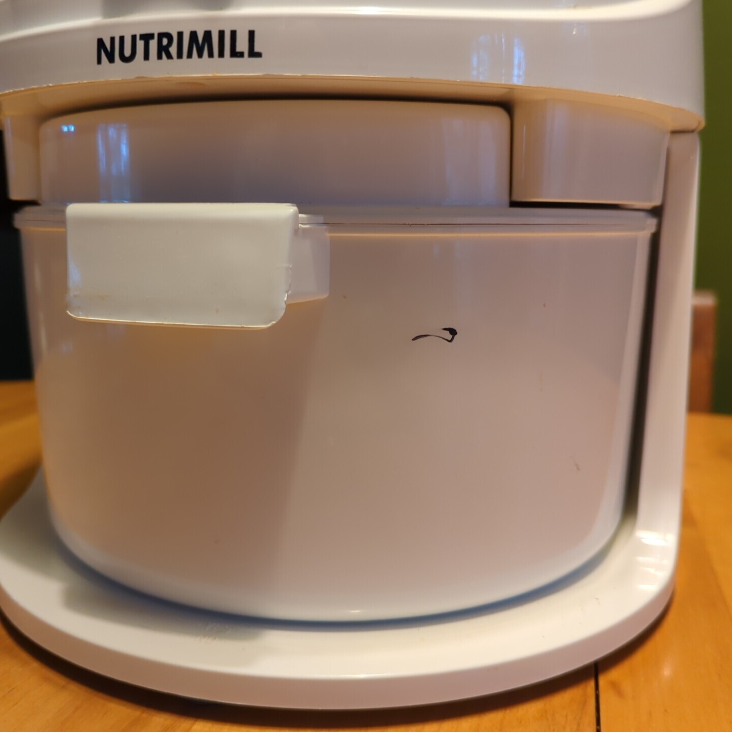 L'Equip Nutrimill Model Grain Mill Electric Flour Grinder eBay
