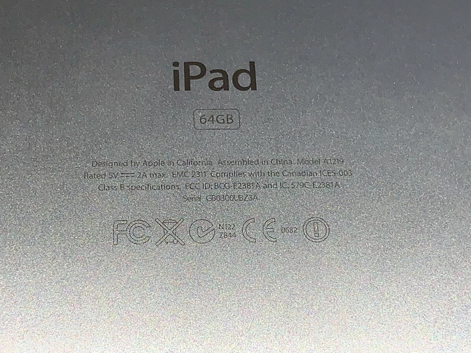 APPLE (A1219) IPAD 1ST GEN 64GB IN SILVER WIFI ONLY - FOR PARTS OR NOT WORKING ! - Image 4 of 4