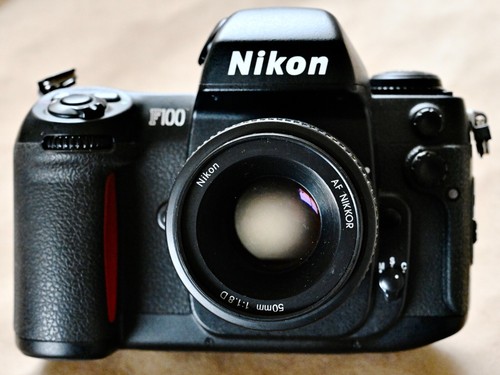 NIKON F100 with Nikon 50mm f1.8 AF-d in both MINT condition - Picture 2 of 10