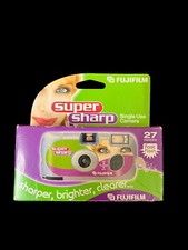 Fujifilm Disposable Camera Super Sharp 35mm - 27 Exposures - Green / Purple