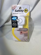 Safety 1st OutSmart Toilet Lock with Decoy Button New In Box