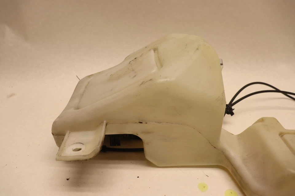 Cadillac Escalade 2015-2020 tanque de depósito de líquido parabrisas con bombas OEM Foto 4 de 4