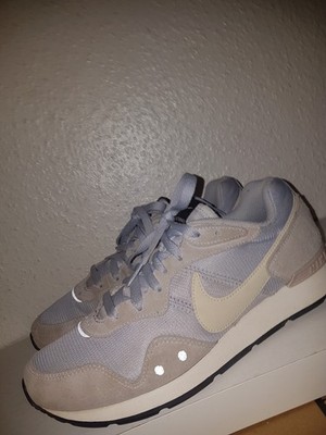 Nike Venture Runner Grösse 42 Grau