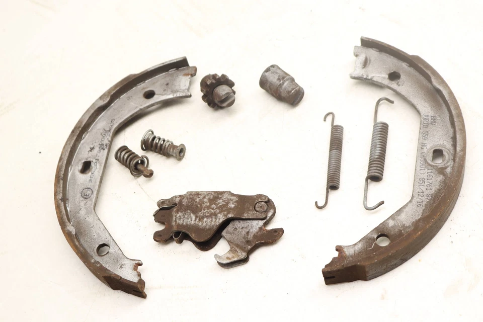 2015-2016 BMW 435I XDRIVE GRAN COUPE - Brake SHOE KIT / SET 6761292 - Image 2 of 3