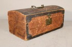 A GREAT 19TH C DOME TOP BOX WITH ORIGINAL BROWN & BLACK FEATHER GRAINED PAINT — photo 3