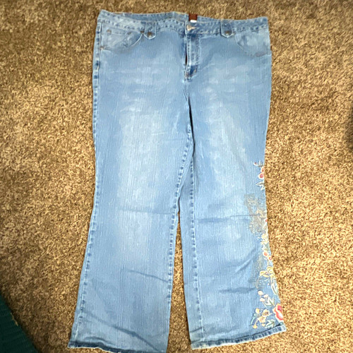 Zana Di Women’s Bootcut Jeans Blue Light Wash Denim Floral Embroidered 5-Pocket