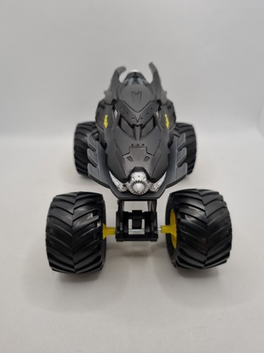Monster Jam Batman Monster Truck 2021 gran escala 1:24 diecast raro en muy buena condición - Imagen 5 de 10