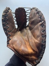 Vintage WILSON A2680 Trapper 3 Finger BASEBALL GLOVE Pat. No. 2.281.315 USA