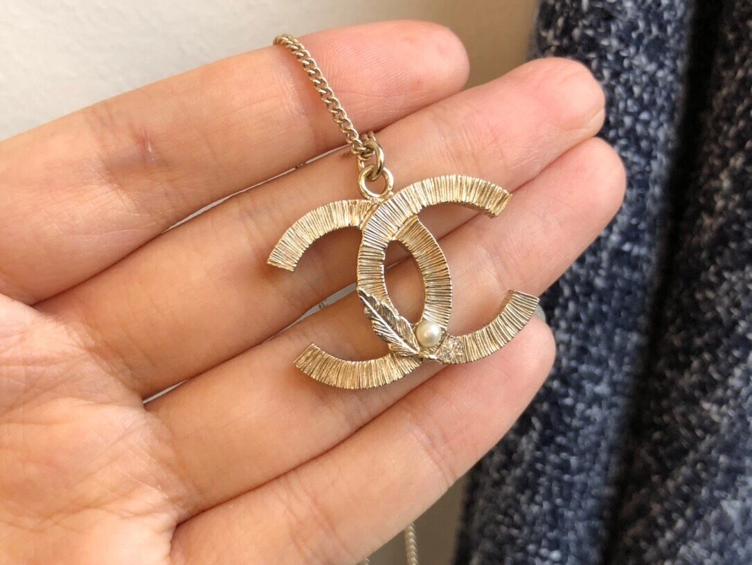 chanel cc necklace