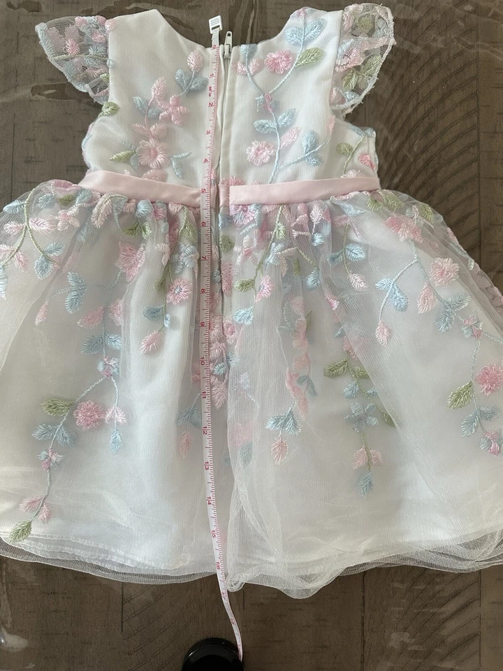 Vestido Social de Malla Bordada Floral para Bebés Niñas por Ediciones Raras 12M Foto 2 de 4