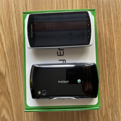 Sony Ericsson XPERIA PLAY R800i Black White Android Game GSM