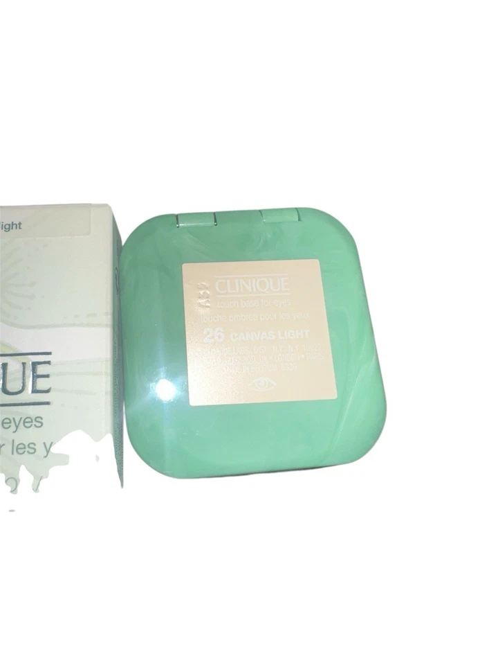 Clinique Nueva Base Táctil para Sombra de Ojos Primer .03oz 26 LIENZO LIGERO Foto 2 de 2