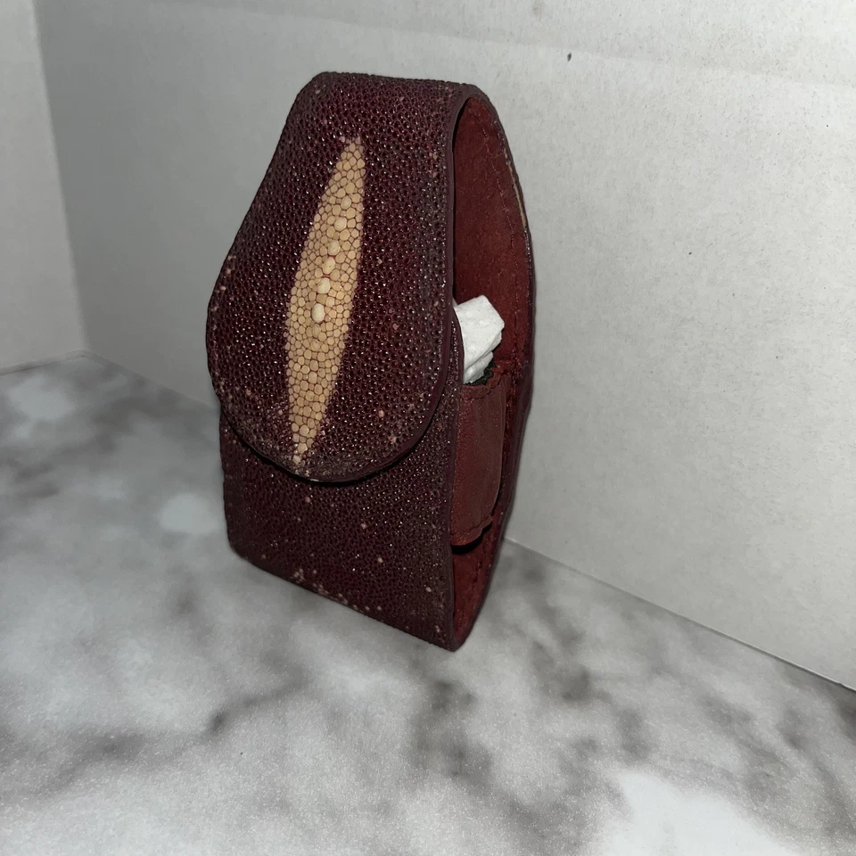 Cuero Exótico Genuino Piel de Raya Clip de Cuero en Soporte para Teléfono Celular Borgoña  Foto 3 de 4