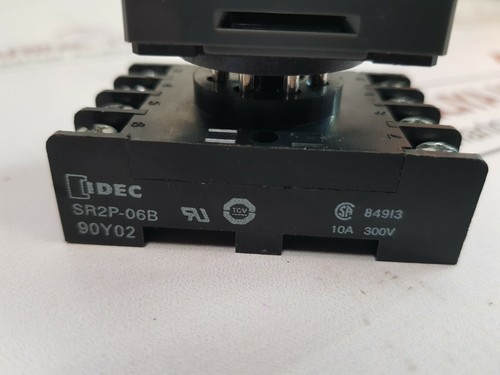 Idec gt3a-2af20 electronic timer with base - Picture 11 of 11