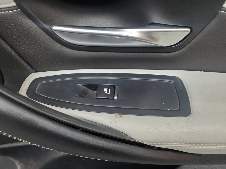 BMW M3 2015-2018 Competition lado del pasajero delantero panel de puerta de cuero #71 Foto 4 de 4