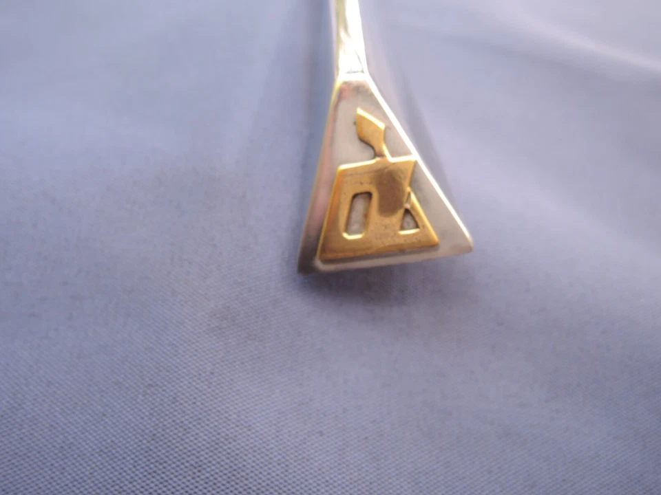 LANCIA APPIA Serie 3 Usado Original CAPUCHA LANZA con Latón Logo "A" APPIA SEDAN Foto 2 de 4