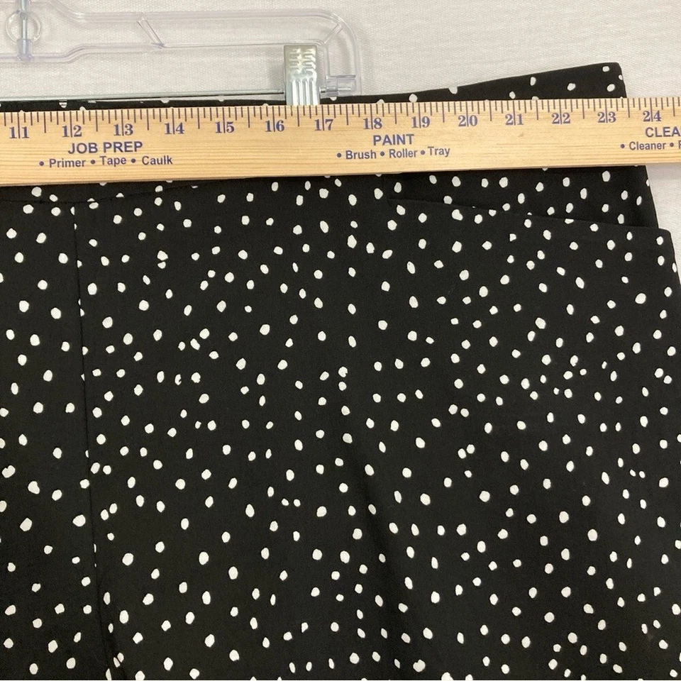 Bermudas Susan Graver negras blancas a lunares elásticas talla 28W Foto 3 de 4